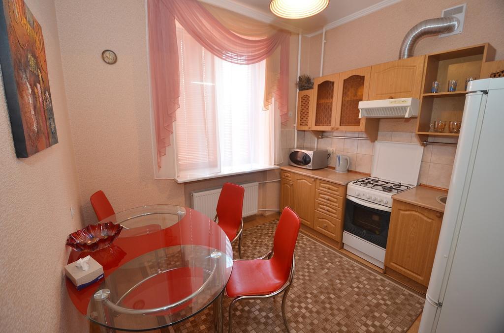 Apartments In The City Center On Sobornaya Street 니콜라예프 객실 사진